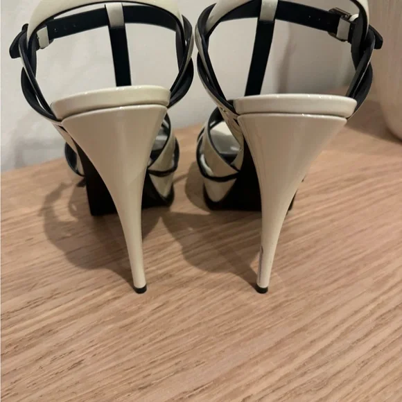 Saint Laurent Cream Patent Leather T-Strap Heeled Sandals - Picture 10 of 16